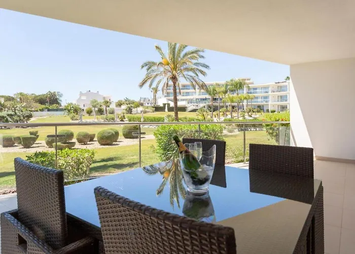 Snazzy Varandas Do Castelo By Garvetur One Bedroom Sleeps 2 Persons Apartamento